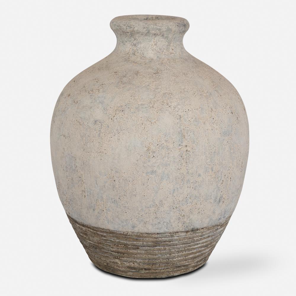 Uttermost Fernandina, Vase
