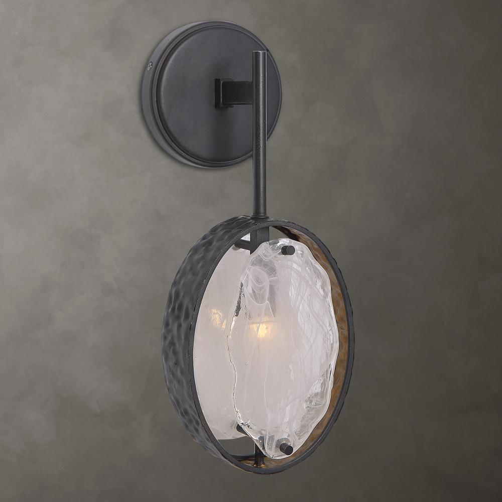 Uttermost Maxin, 1 Lt. Sconce